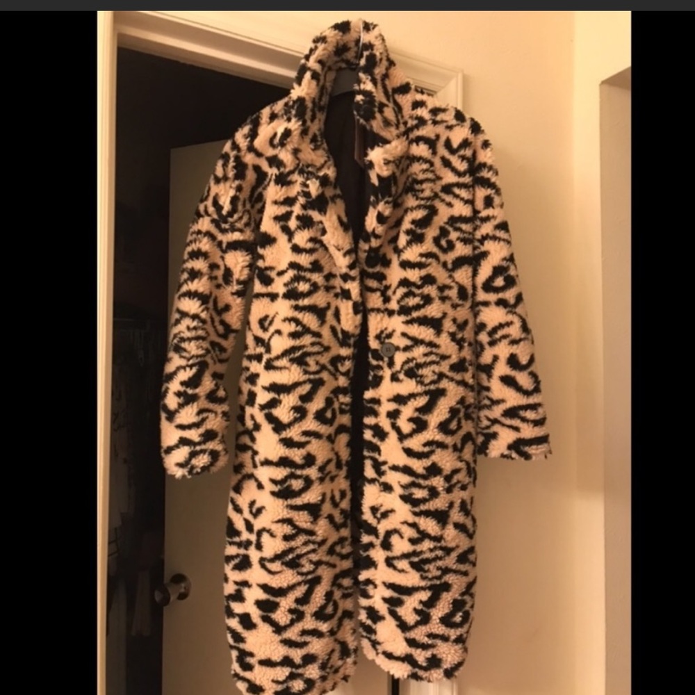 Leopard/cheetah FUR COAT!!!!!